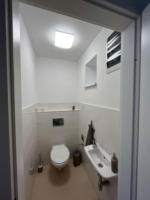 Swan Apartman - Кестхей Экстерьер фото